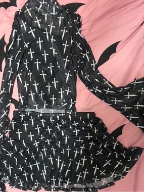 Hot Topic Dagger-Print Two Piece Set